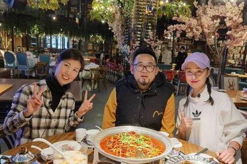 昆明酒吧吃瓜事件网红,网红直播引发的热议与反思